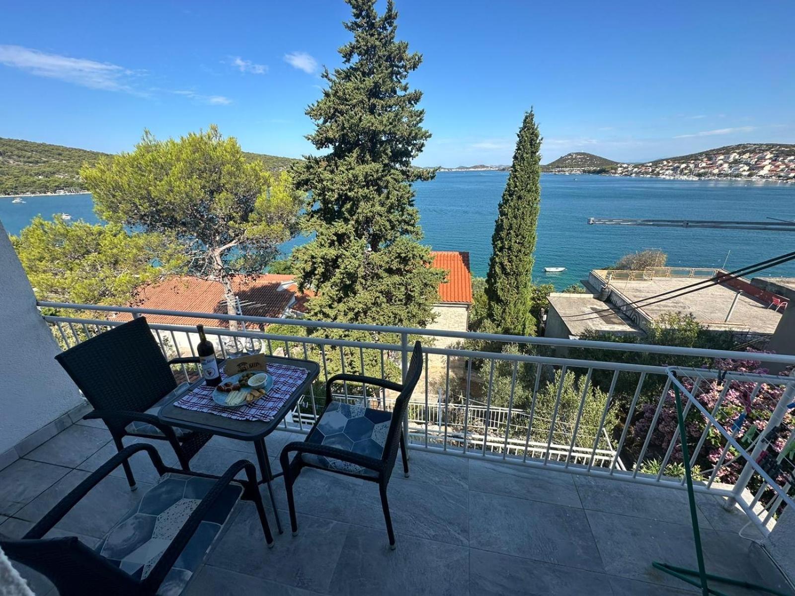 Mip Apartment Tisno